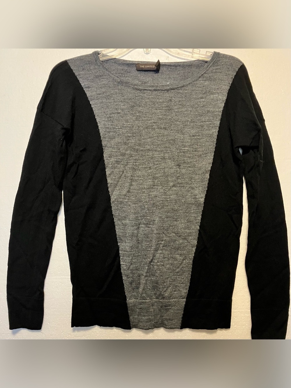 The Limited Black and Gray Medium Colorblock Crew Neck Sweater